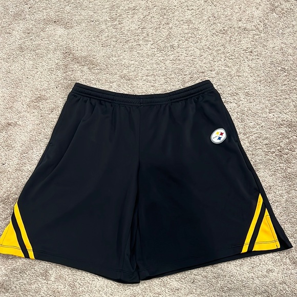 Mens Steelers shorts - Picture 1 of 3